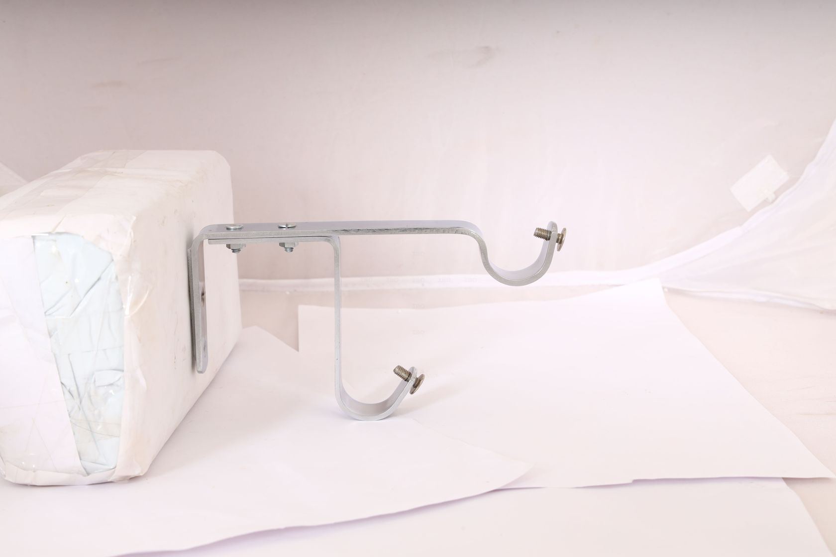 Prachi 1 Chrome Curtain Support